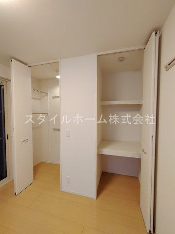 アヴェク・トワの収納|別部屋写真です。