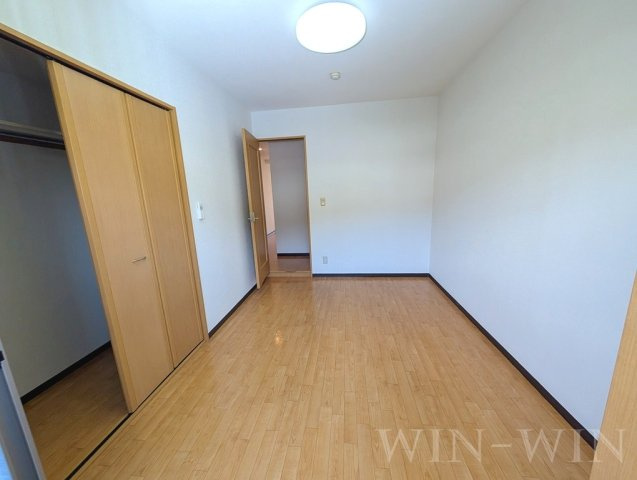 フローラ・リヴェールの洋室|イメージ（同建物内別部屋の写真です）