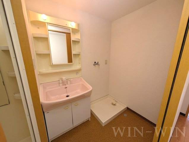 フローラ・リヴェールの洗面所|イメージ（同建物内別部屋の写真です）