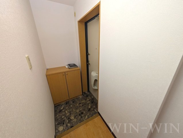 フローラ・リヴェールの玄関|イメージ（同建物内別部屋の写真です）