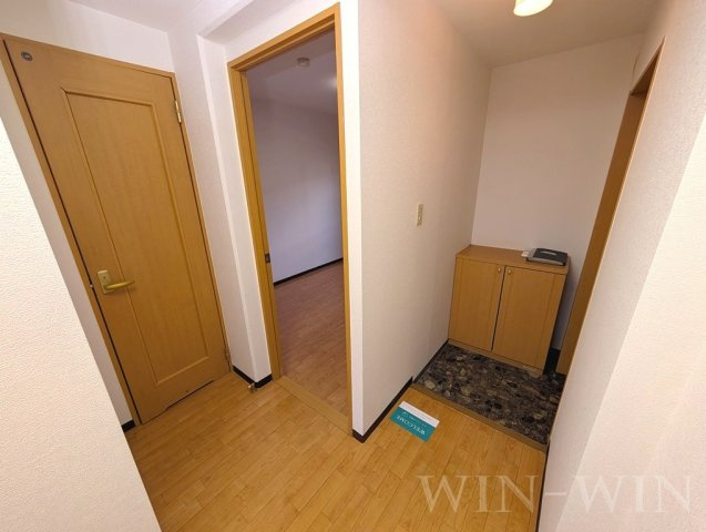 フローラ・リヴェールの玄関|イメージ（同建物内別部屋の写真です）