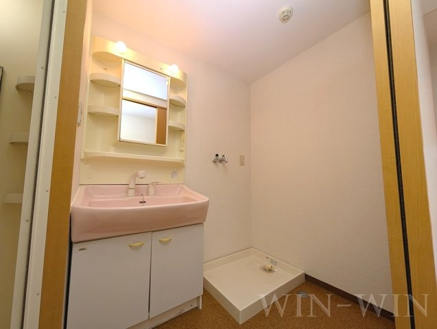 フローラ・リヴェールの洗面所|イメージ（同建物内別部屋の写真です）