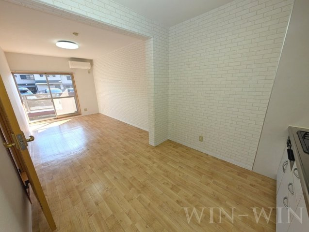 フローラ・リヴェールの居間・リビング|イメージ（同建物内別部屋の写真です）