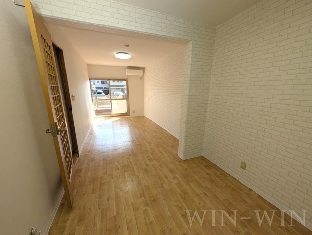 フローラ・リヴェールの居間・リビング|イメージ（同建物内別部屋の写真です）