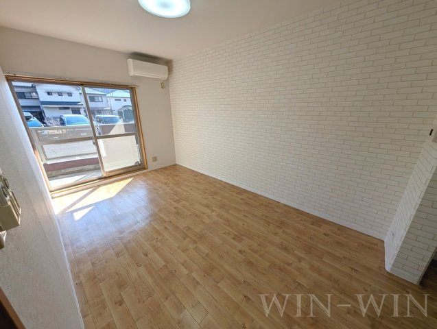 フローラ・リヴェールの居間・リビング|イメージ（同建物内別部屋の写真です）