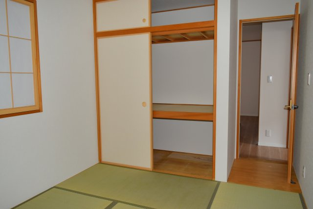 多摩市和田の中古一戸建の和室