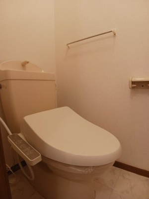【トイレ】 | ビルゴ・レオーネＢ | ゆったりとした空間のトイレです