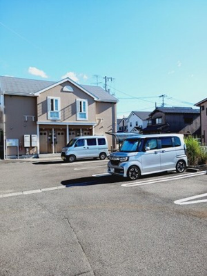 【駐車場】 | ビルゴ・レオーネＢ | 駐車場があるので、車を買う予定の方も安心です