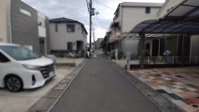 尼崎市武庫之荘　中古戸建の前面道路含む現地写真