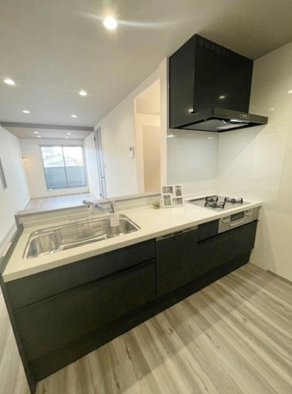 【キッチン】 | 東住吉区公園南矢田4丁目 | 対面式のシステムキッチン☆3口ガスコンロ☆