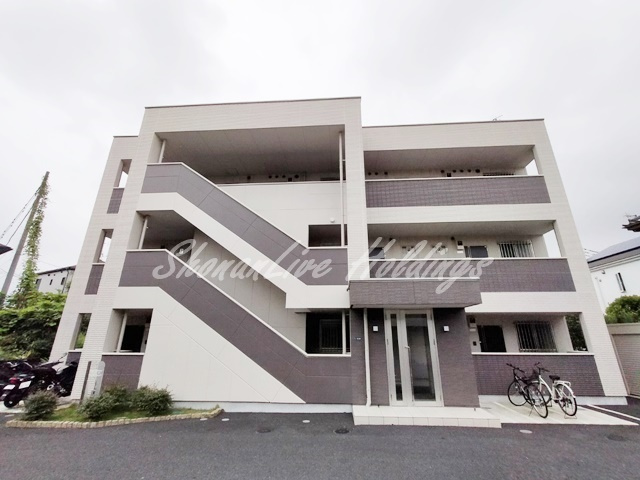 茅ヶ崎市室田３丁目の賃貸マンションの外観