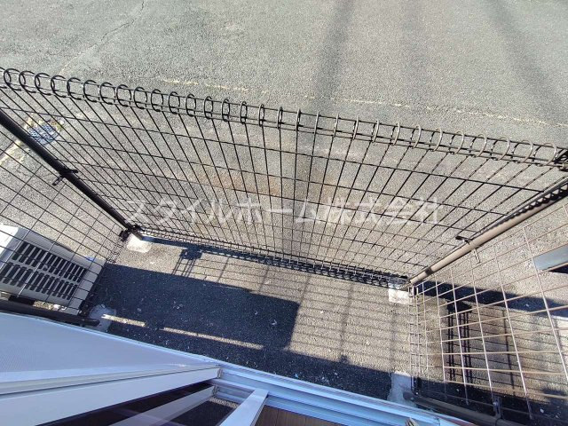 ユトリロ馬場町のバルコニー|同建物内別部屋の写真です。