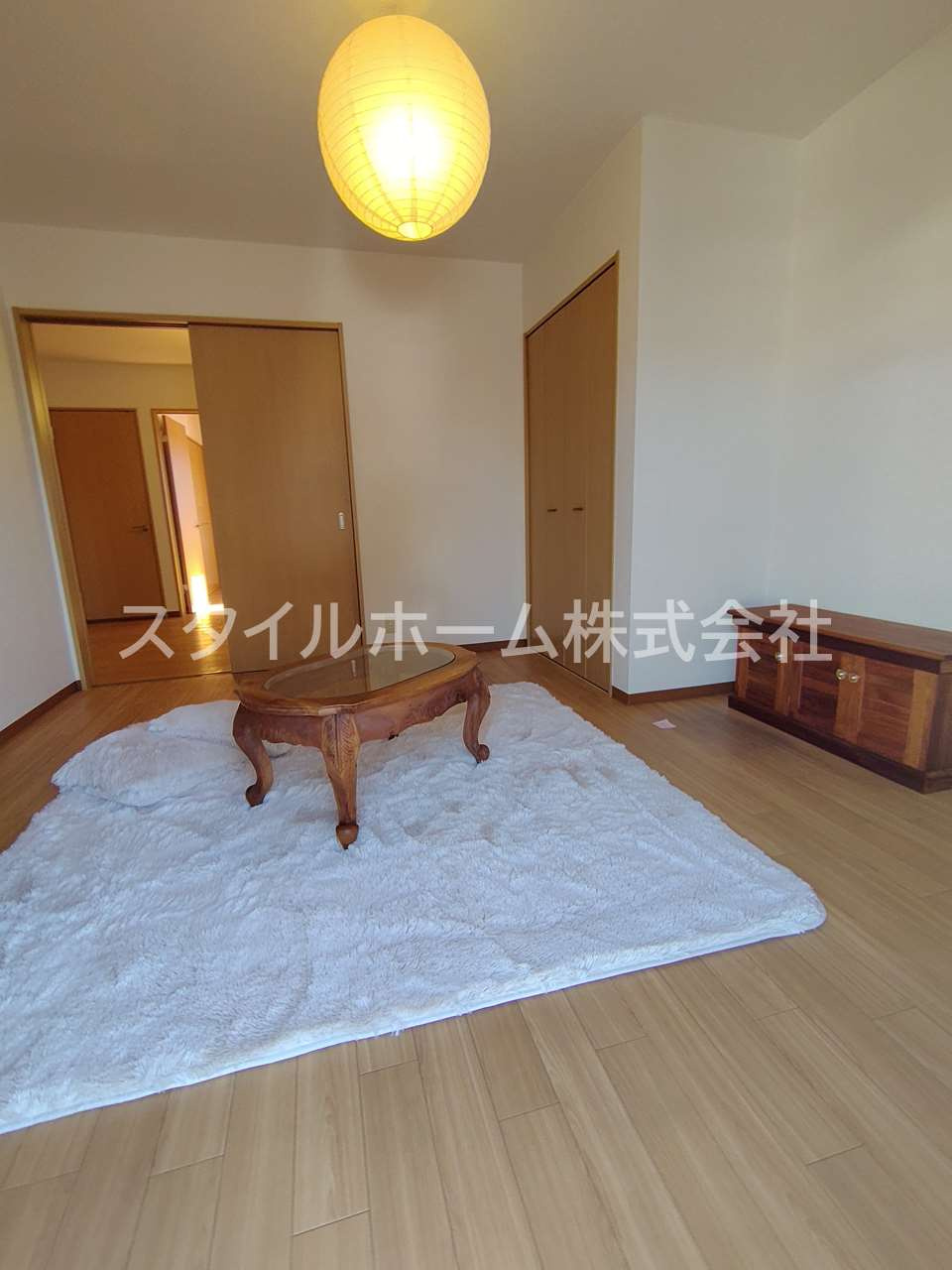 ユトリロ馬場町の居間・リビング|同建物内別部屋の写真です。