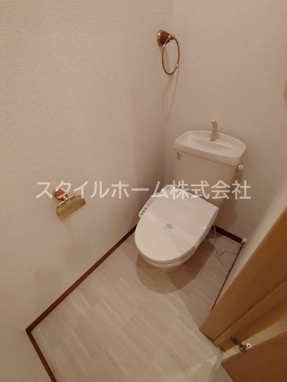 ユトリロ馬場町のトイレ|同建物内別部屋の写真です。