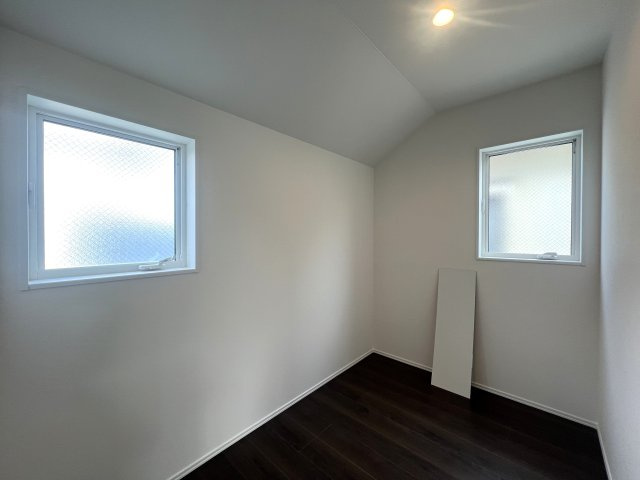 見て！クローゼットの中まで可愛いの、見えないところまで可愛い意識高めな【泉区下和泉２丁目新築戸建】の収納|収納のためのスペースです