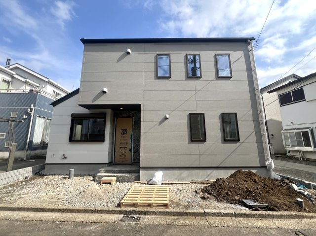 見て！クローゼットの中まで可愛いの、見えないところまで可愛い意識高めな【泉区下和泉２丁目新築戸建】の外観|落ち着いた雰囲気の外観です