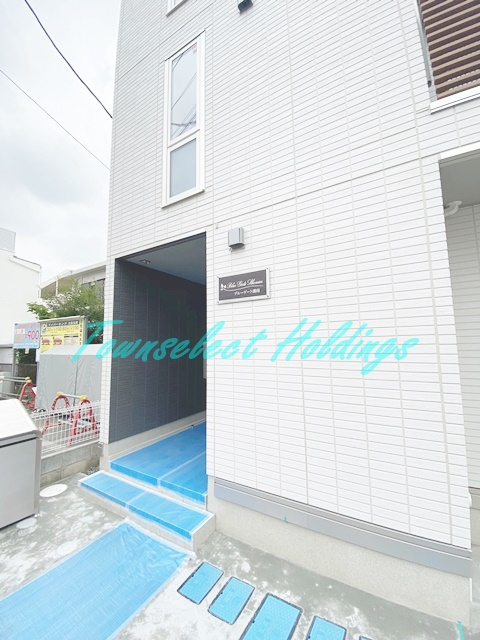 藤沢市辻堂元町１丁目のアパートのエントランス