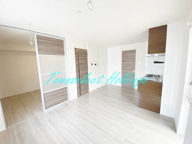 藤沢市辻堂元町１丁目のアパートの居間・リビング