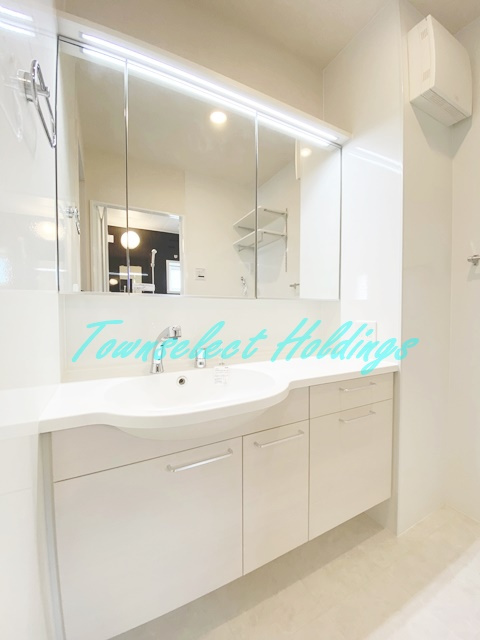 藤沢市辻堂元町１丁目のアパートの洗面所