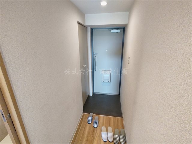 【玄関】 | リバーサイド川越 | 収納もある玄関です