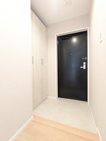 【玄関】 | ロマネスク原第3 | 玄関には大容量のシューズボックス完備♪