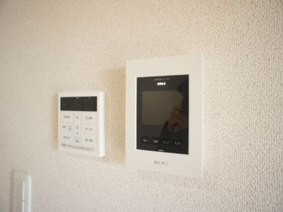 【セキュリティ】 | クレリア | 訪問者の確認ができるTVドアホン付きです♪