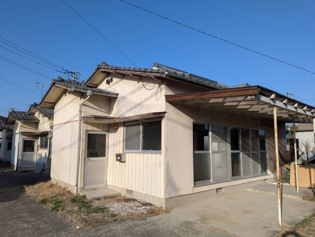 高田様貸家の駐車場
