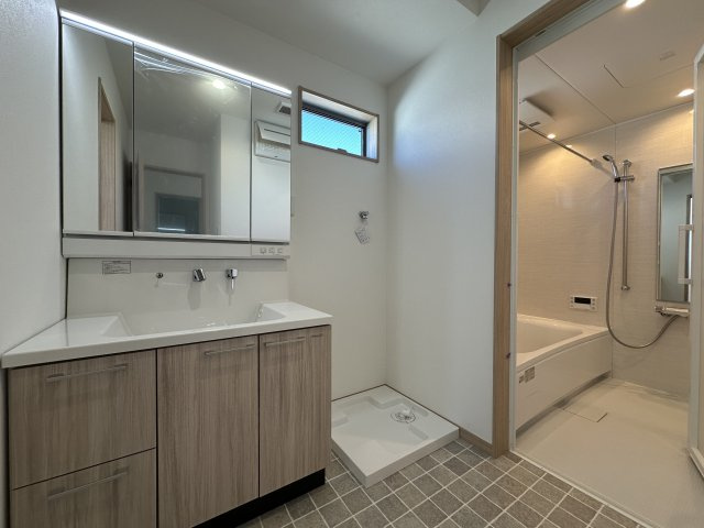 神戸市垂水区西舞子９丁目新築戸建の独立洗面台