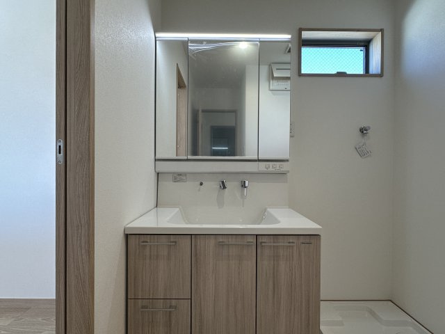 神戸市垂水区西舞子９丁目新築戸建の独立洗面台