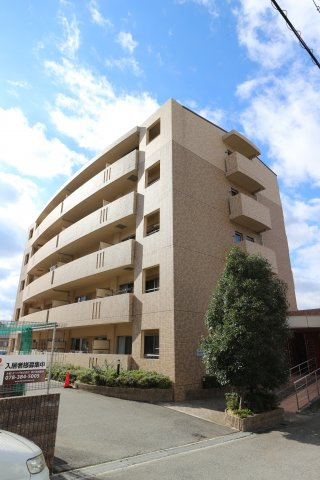 リュイール桃山台の外観