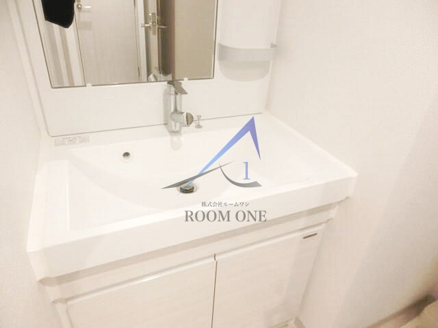 日本橋ROOTSの洗面所|洗面台です。