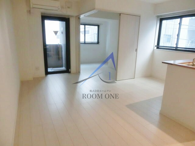 日本橋ROOTSの居間・リビング|洋室のお部屋です。