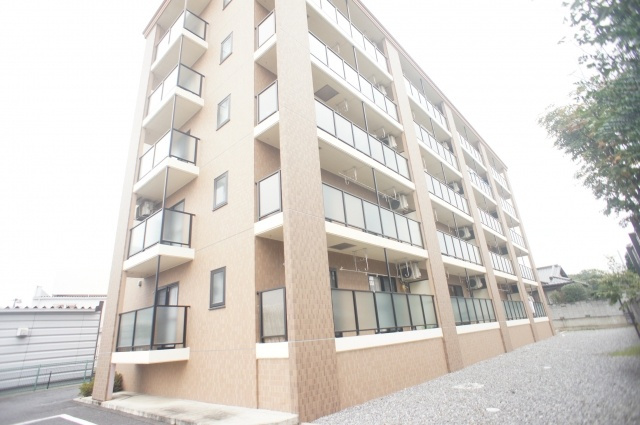 ラフィーネコート