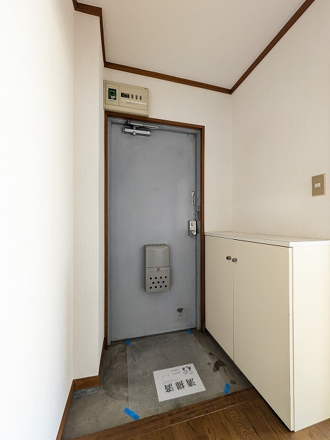 メゾンステラの玄関