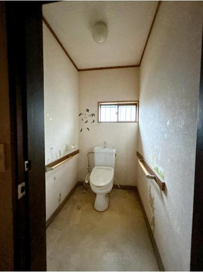 【トイレ】 | つくば市栗原　中古戸建 | トイレは1F、2F共に完備！取り合いになることがありませんね(^^)/