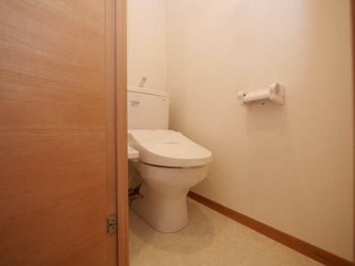 【トイレ】 | リップル南森町 | 落ち着いた色調のトイレです