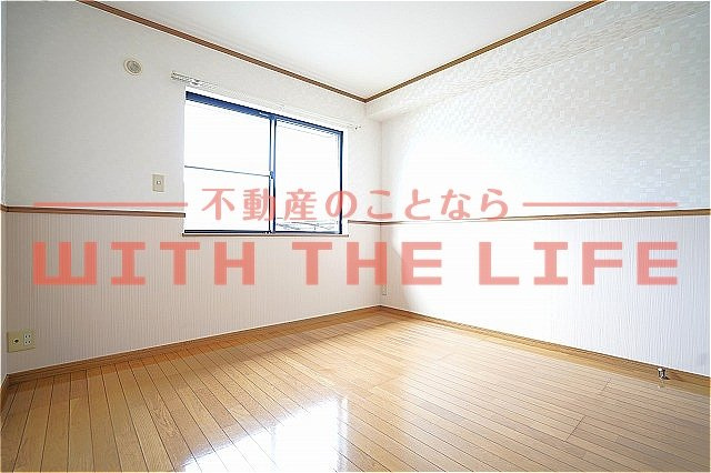 ディアコート【キャッシュバック対象物件】の洋室|明るい洋室です