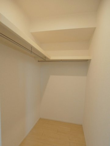 広島市安佐南区山本９丁目のアパートの収納