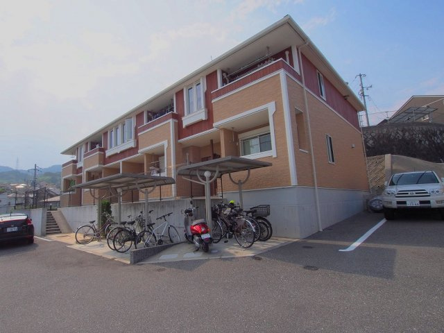 広島市安佐南区山本９丁目のアパートの外観