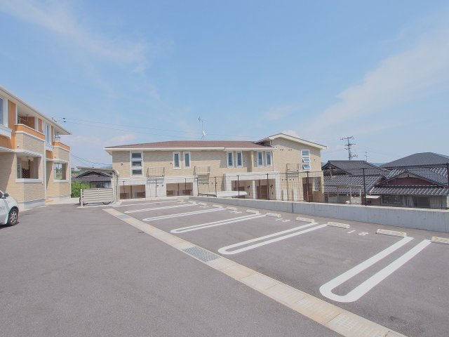 広島市安佐南区山本９丁目のアパートの駐車場