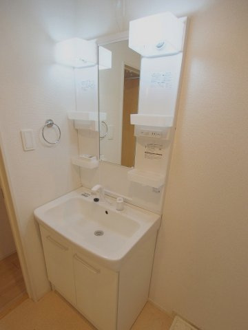 広島市安佐南区山本９丁目のアパートの洗面所