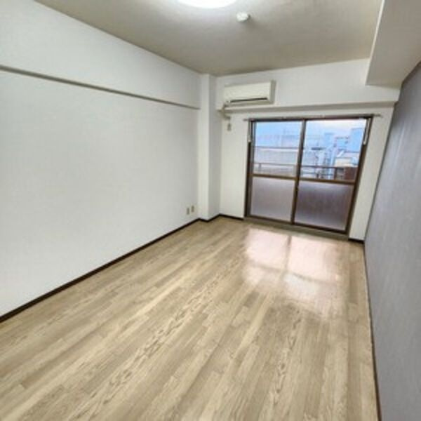 グレース河野の居間・リビング