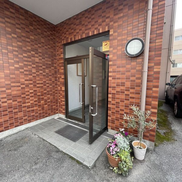 グレース河野の玄関