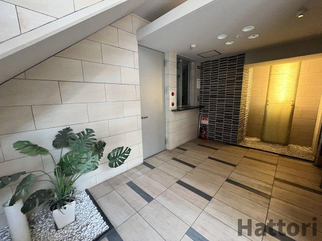 ルーエ江坂のロビー