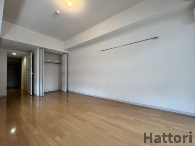 ルーエ江坂の居間・リビング