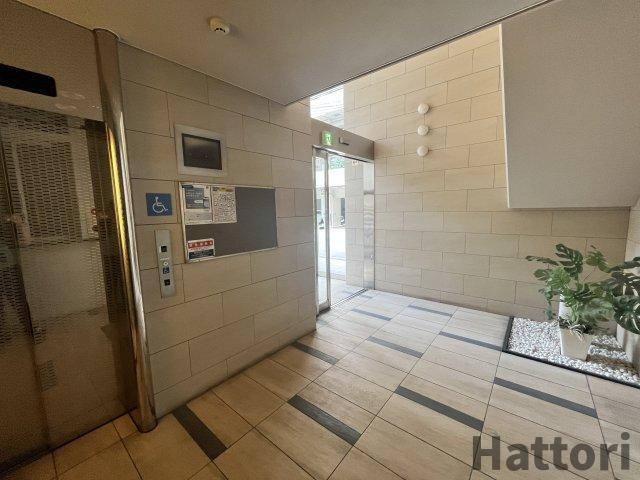 ルーエ江坂のロビー