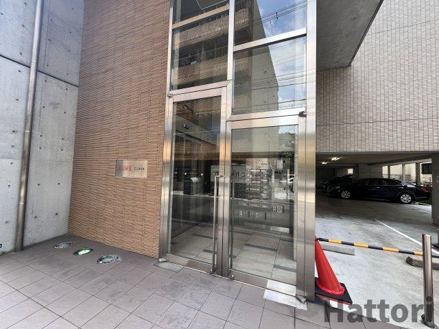 ルーエ江坂のエントランス