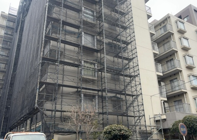 【外観】 | 相模原ダイヤモンドマンション | 駐車場と明記されていても、最小スペースでつくられた駐車場だと大型車は駐車できなかったり、出入りしにくくなったりする可能性があります。お車のサイズと購入したい物件の駐車場のサイズを現地で確認しましょう。