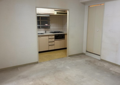 【キッチン】 | 相模原ダイヤモンドマンション | L型アイランドタイプは、キッチンからダイニングにもリビングにも目が行き届くので、とても使いやすい配置です。L字型独立タイプは、キッチンを独立させてるためLDKというよりもLDといった様なイメージです。