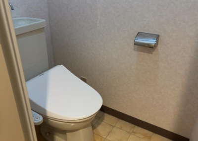 【トイレ】 | 相模原ダイヤモンドマンション | トイレは大きさや形、機能、抗菌性などが異なる多種多彩なタイプが各メーカーから出ています。それぞれに良さがあるため、事前にどういったタイプのトイレがいいのかをご家庭内で決めて、内見に行くといいでしょう。